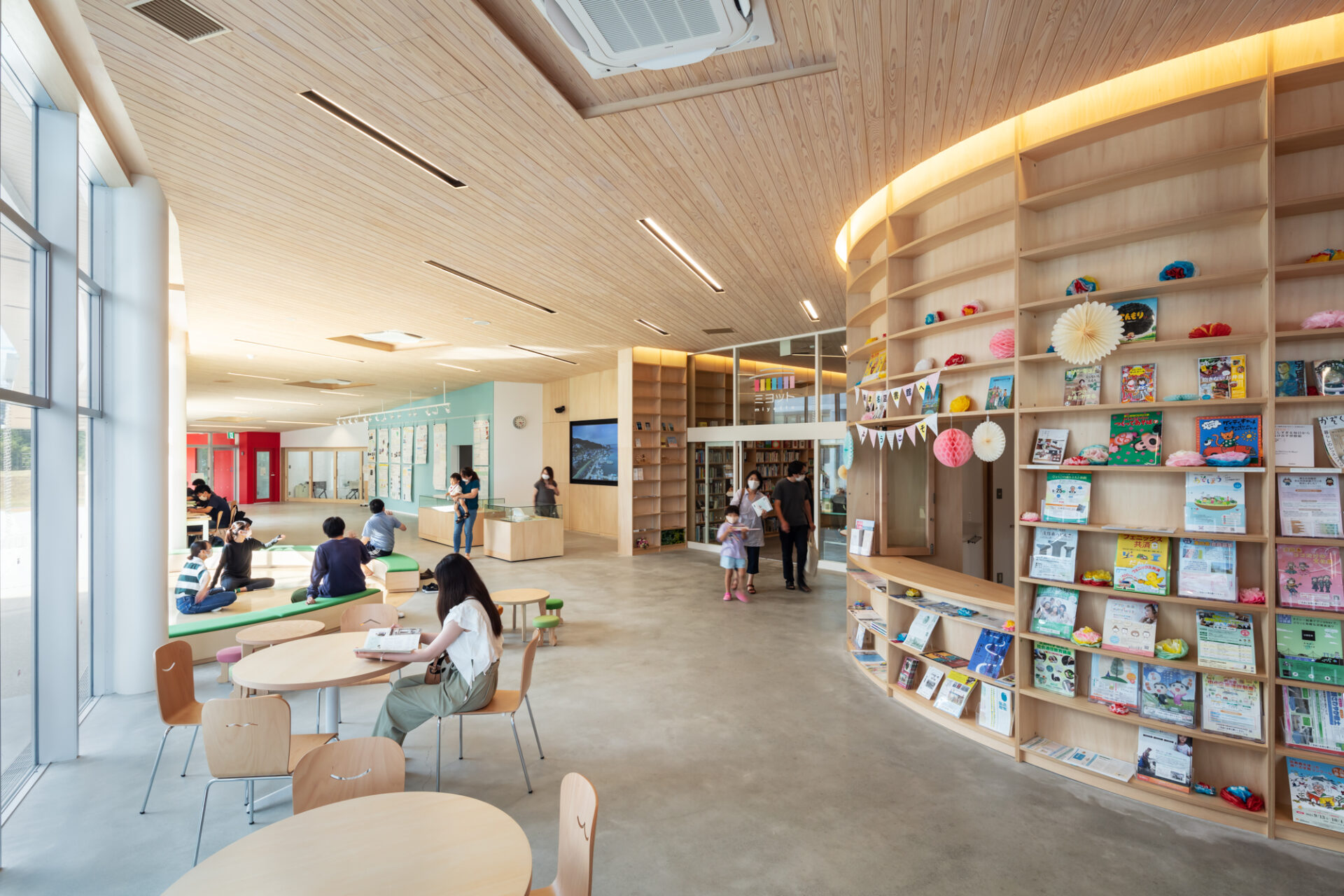 受賞：公共建築賞  淡路市立津名図書館