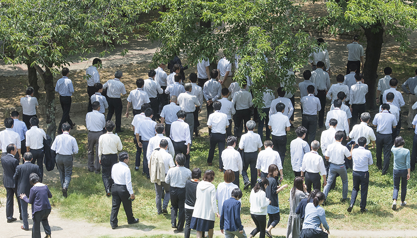100人規模の集合写真